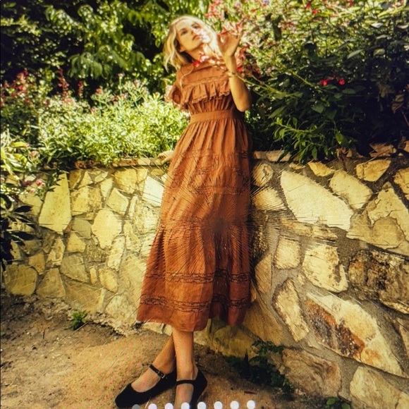 Doen Dresses & Skirts - Doen Rue Dress medium
